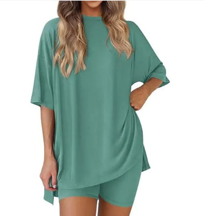 Women's Loose Fit Solid Color Short Sleeve & Shorts Casual Two-piece Set