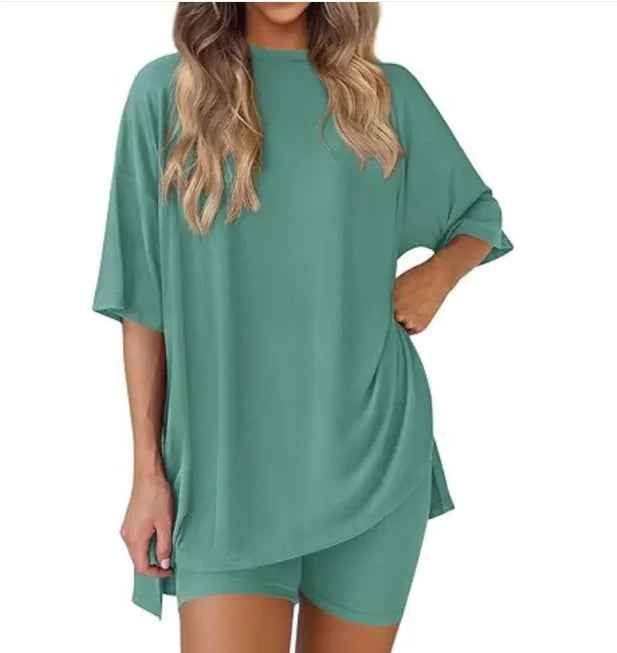 Women's Loose Fit Solid Color Short Sleeve & Shorts Casual Two-piece Set