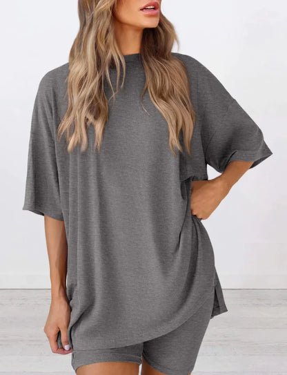 Women's Loose Fit Solid Color Short Sleeve & Shorts Casual Two-piece Set